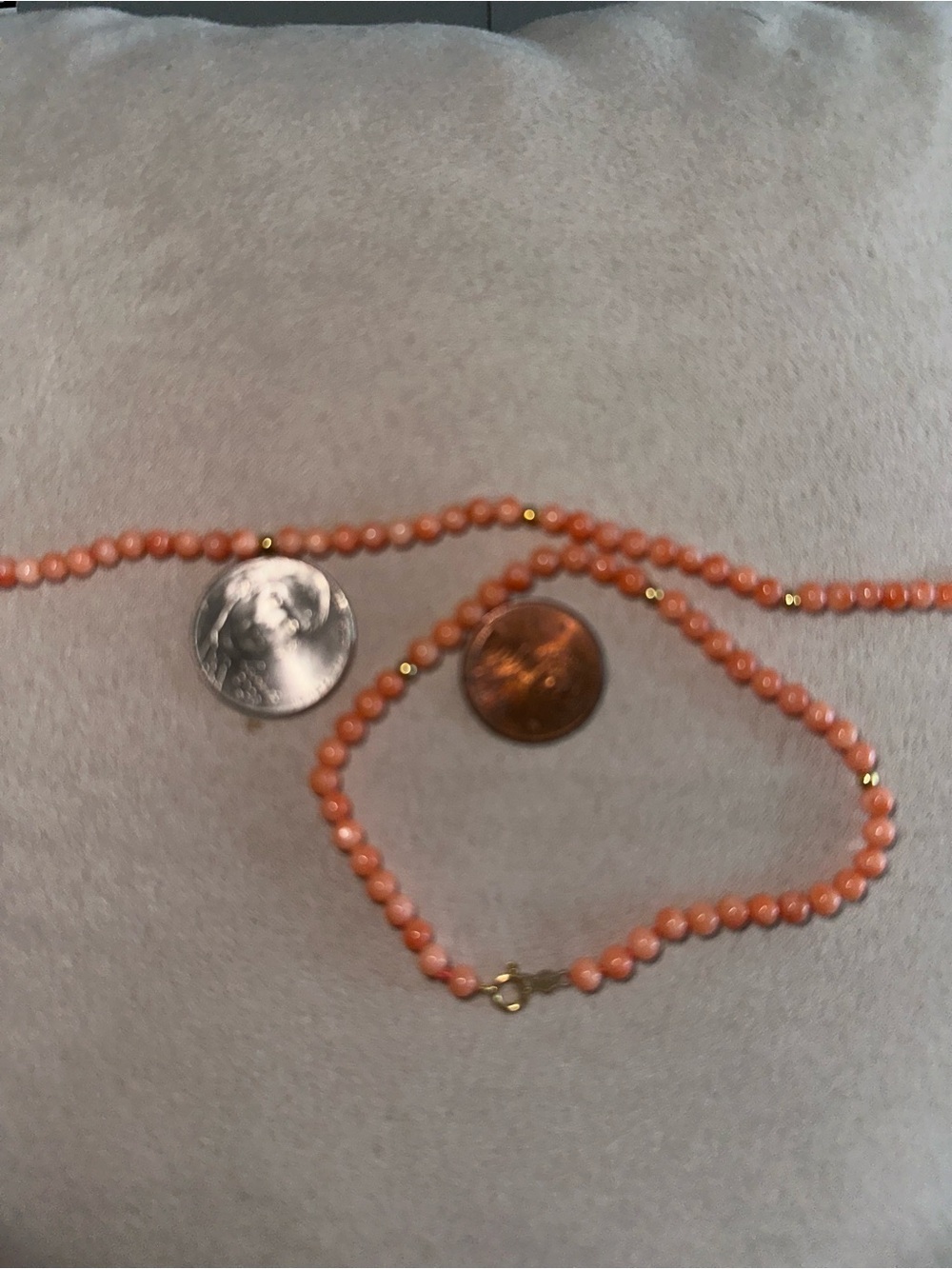 Two dainty Coral & 14kt gold Bead bracelets 8” - Picture 4 of 5